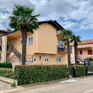 https://apartments-kivi.in-istria.net